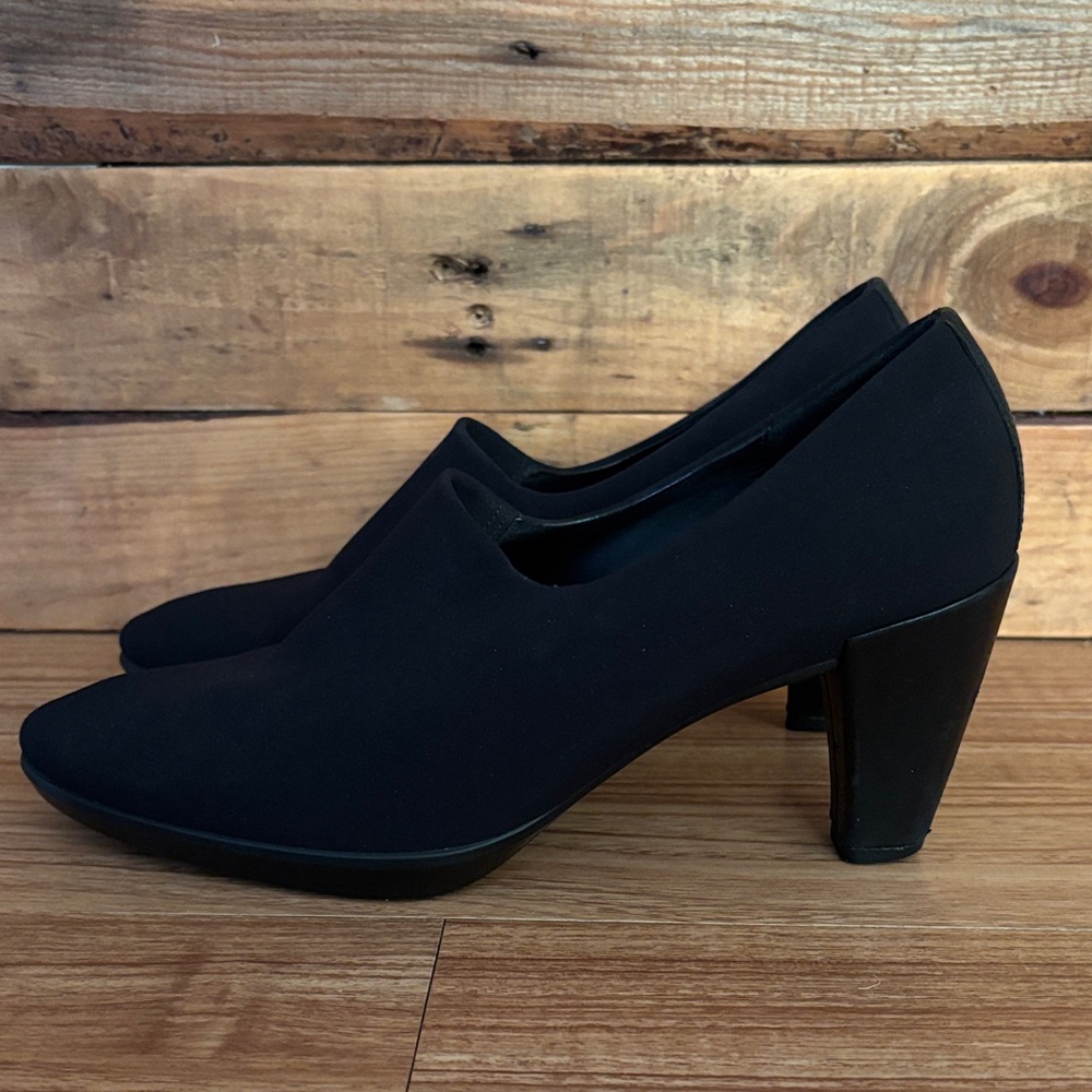 Ecco Women's Black Slip-On Heels - Picture 3 of 10